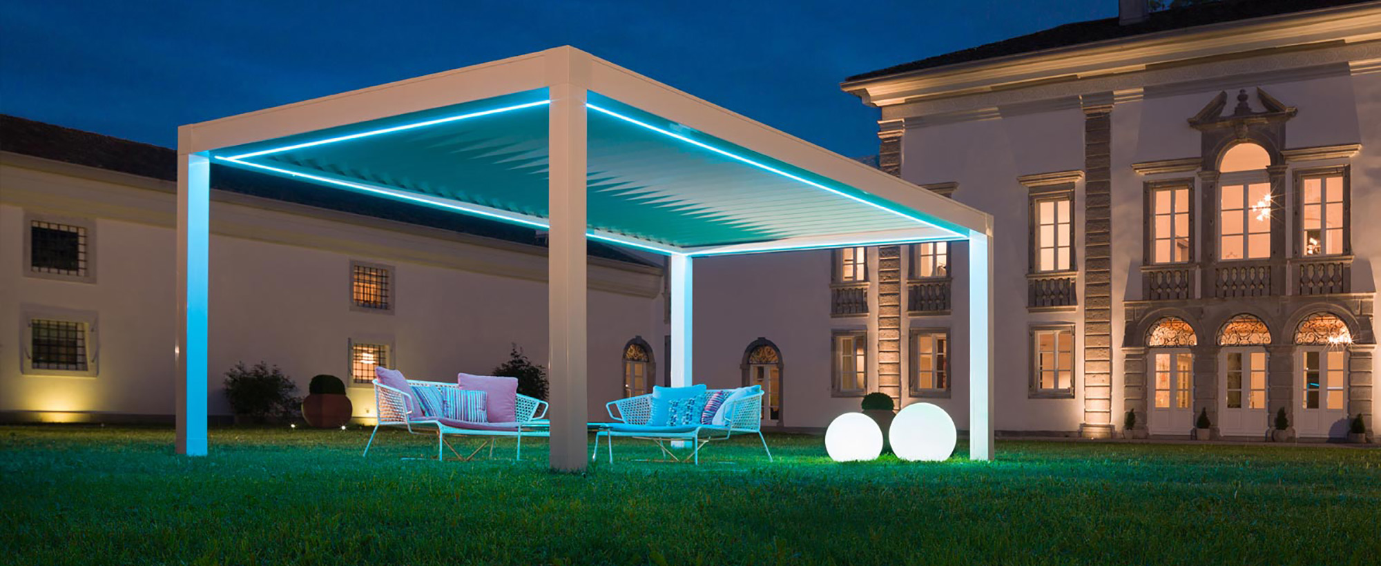 Pergole a lame frangisole per Giardini